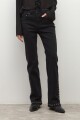 Jean bootcut Liza con tachas negro