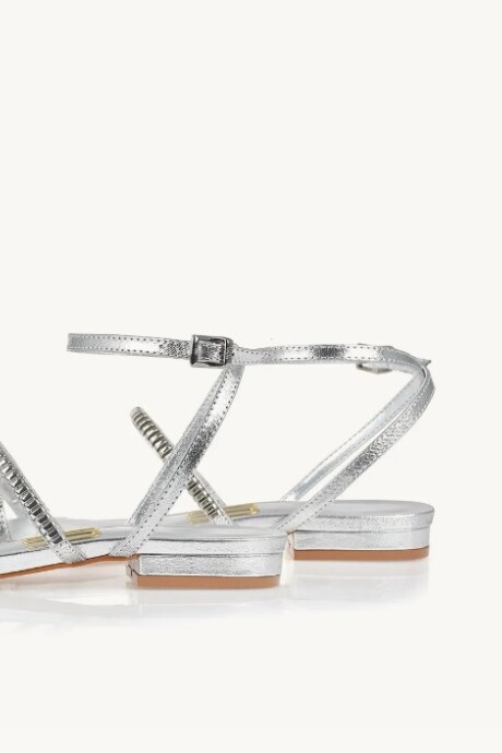 Sandalia Flat metalizada Plateado