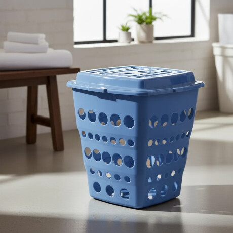 Cesto Canasto Ropa Calado Plástico con Tapa Paramount 55Lt Celeste
