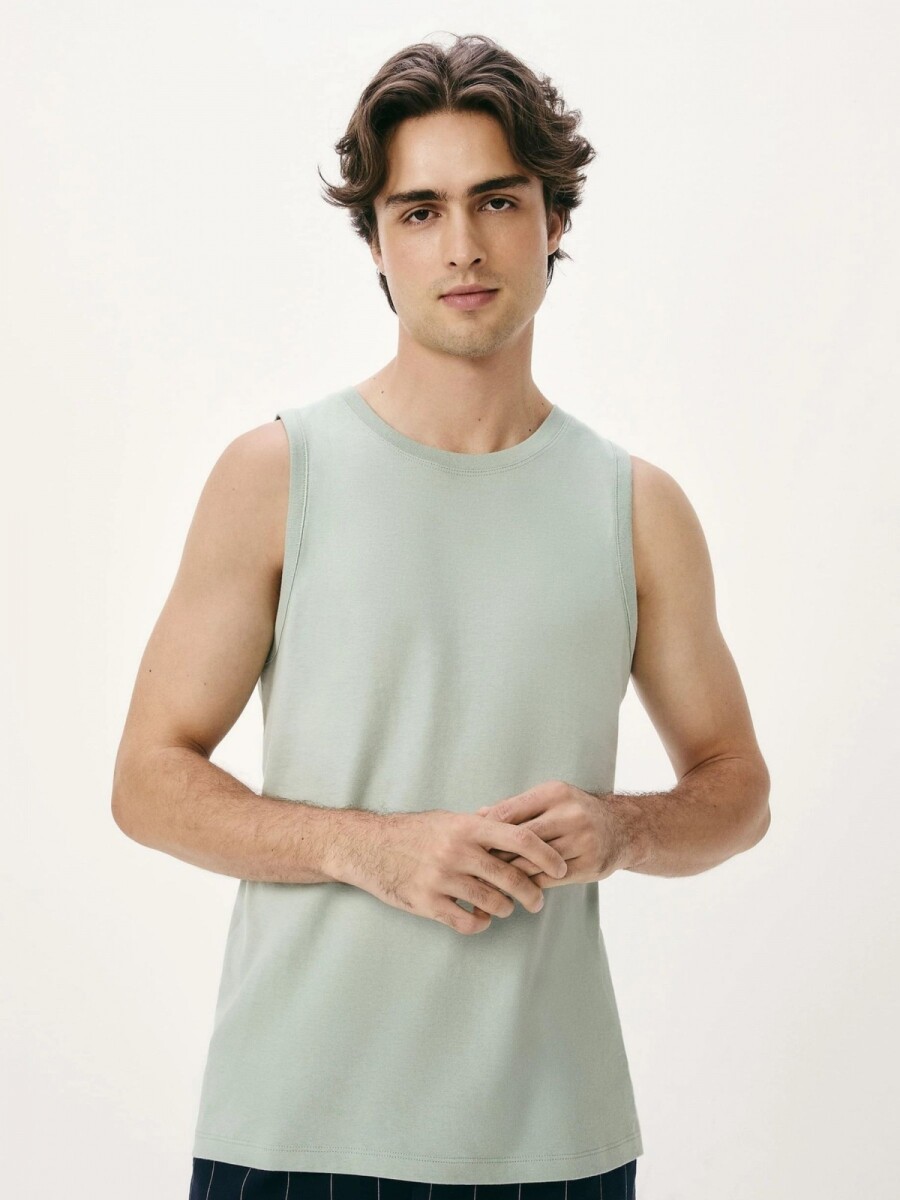 MUSCULOSA BÁSICA WORLD - VERDE 