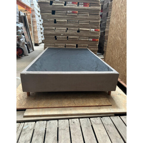 [OUTLET] Base Box para Colchón PLAZA Y MEDIA 110 x 188 cm de tela suede y patas de madera - [ÚLTIMA UNIDAD] [OUTLET] Base Box para Colchón PLAZA Y MEDIA 110 x 188 cm de tela suede y patas de madera - [ÚLTIMA UNIDAD]