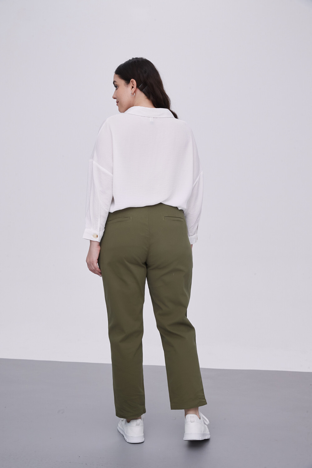 Pantalon Bekwai Verde Oliva Oscuro