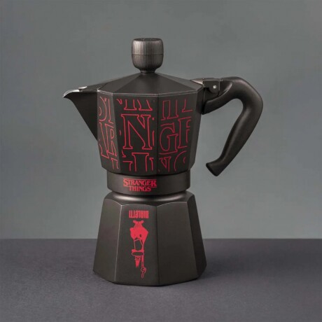 Cafetera Italiana BIALETTI Moka Edición Stranger Things Capacidad 6 Tazas Cafetera Italiana BIALETTI Moka Edición Stranger Things Capacidad 6 Tazas