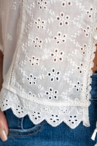 Blusa Alforzas Bordados 0ff White