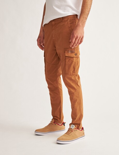 Pantalón cargo New Andino 56 Oro