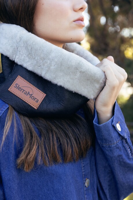 Simple Warm Neck Negro / Crudo