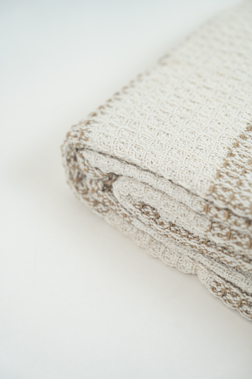 Manta Lineas Beige Oscuro