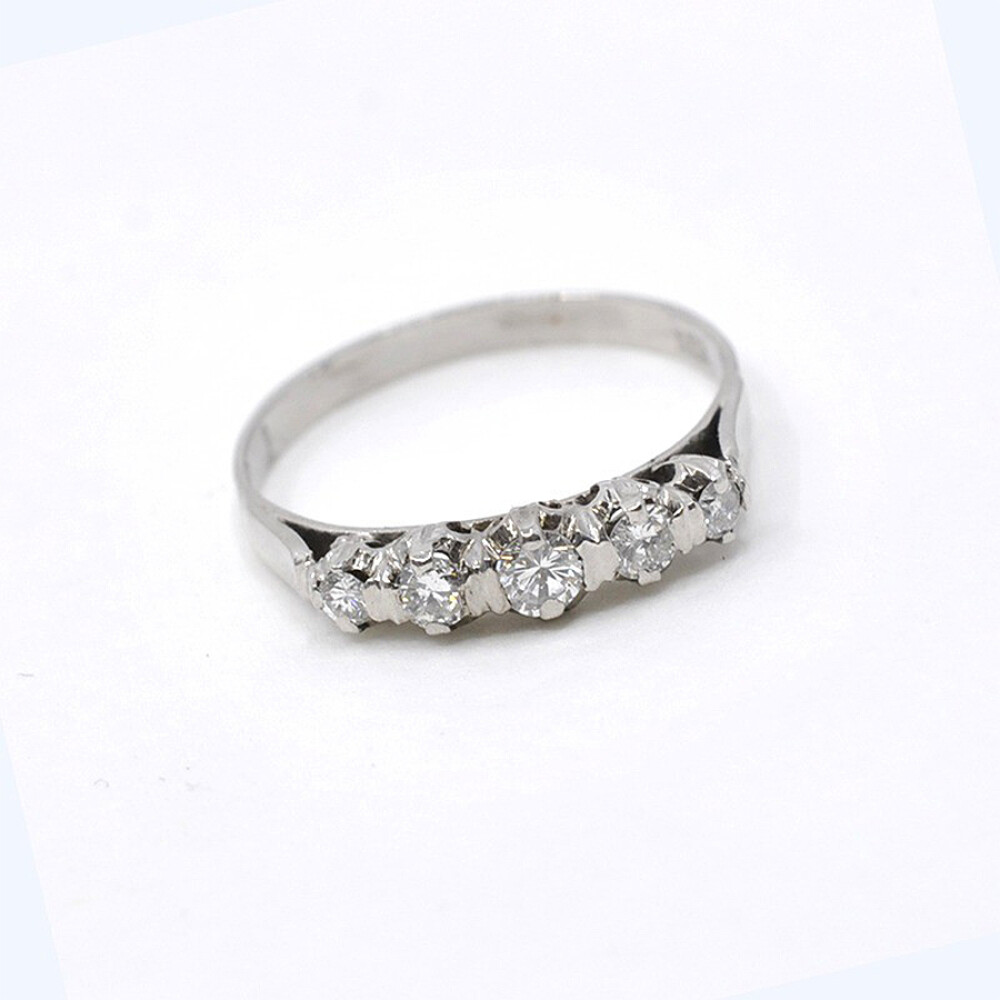 Anillo Antiguo En Oro 18K Blanco Y Brillantes Anillo Antiguo En Oro 18K Blanco Y Brillantes