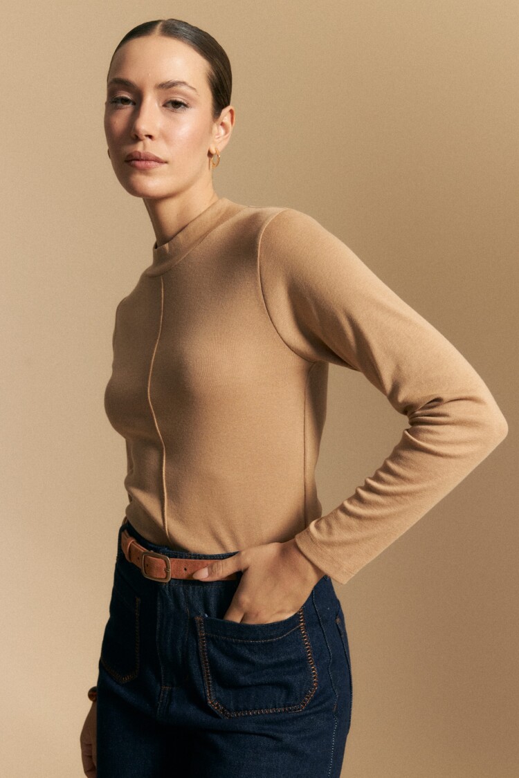 POLERA LAREDO Beige Oscuro