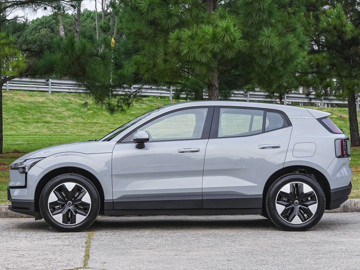 Volvo EX30 Core E40 100% Eléctrico 0KM | Permuta / Financia Volvo EX30 Core E40 100% Eléctrico 0KM | Permuta / Financia