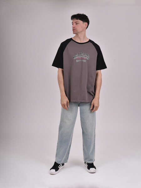 REMERA LENIX GRIS OSCURO