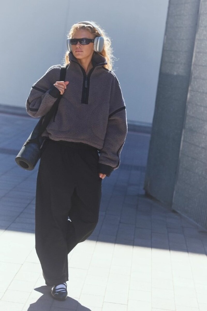 BUZO MOUNTAIN Gris Plomo