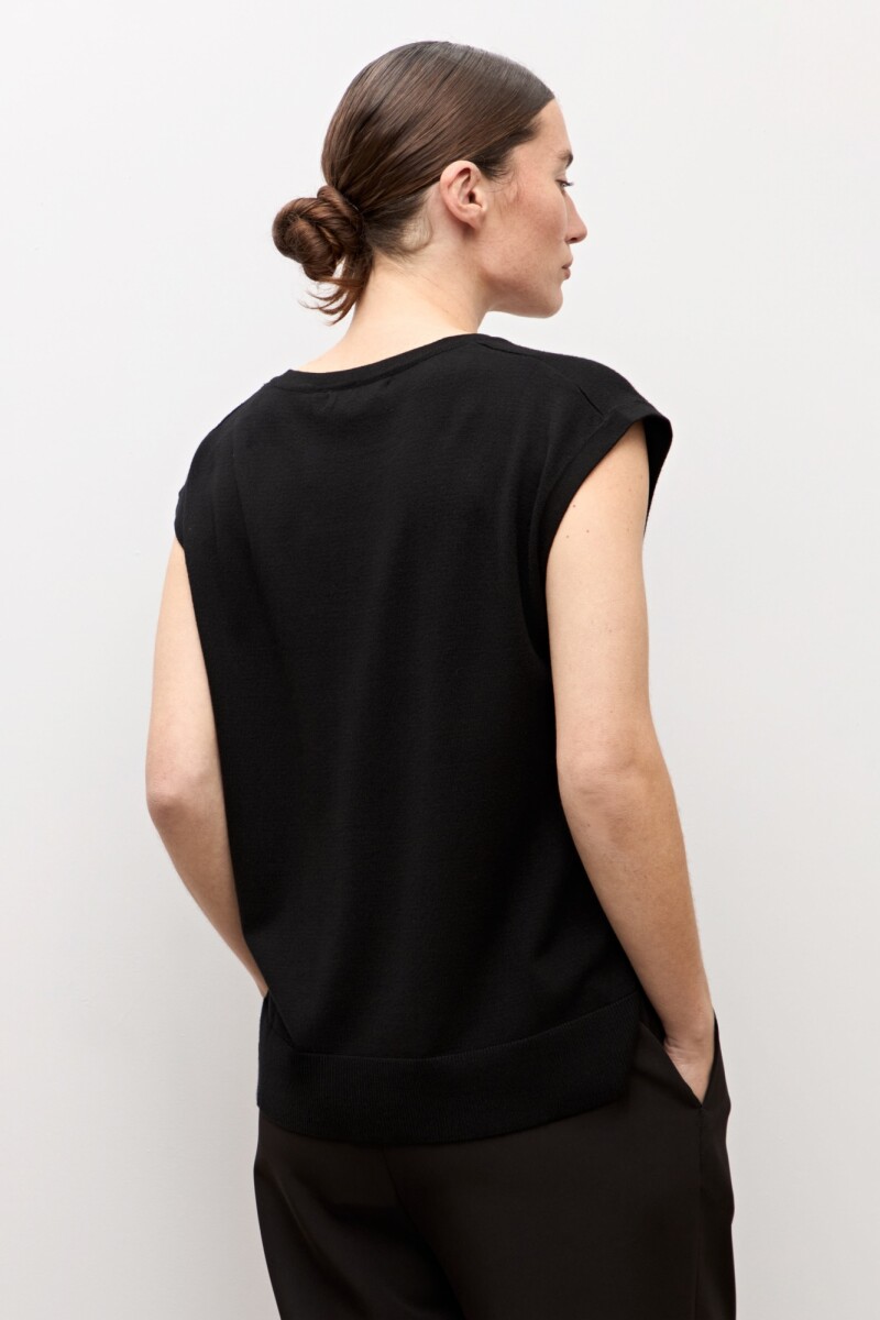 Chaleco escote V negro