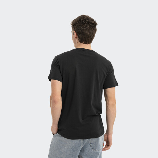 Remera Reef Classic Embroidered Negro