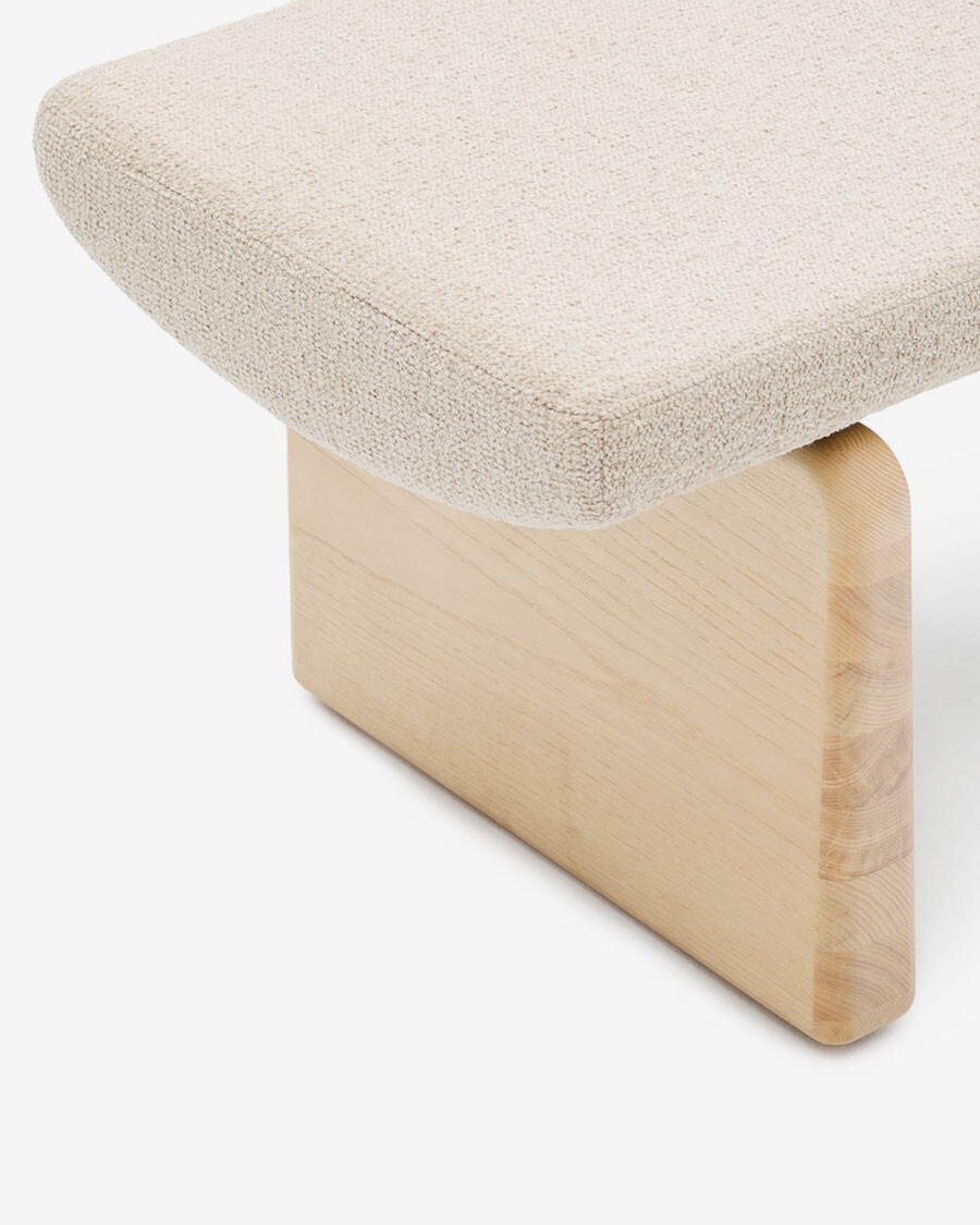 Banco Topaz de chenilla beige y madera maciza de fresno con acabado natural 150cm FSC 100%