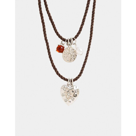 Collar Multilayer Con Corazón Plateado