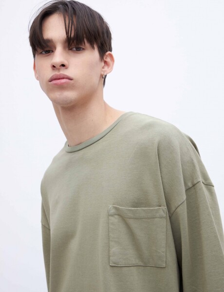 Remera Chester Oliva