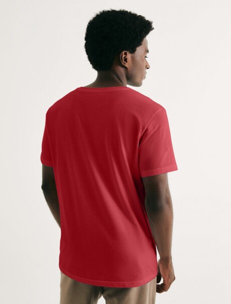 CAMISETA BÁSICA WORLD CUELLO EN V ROJO