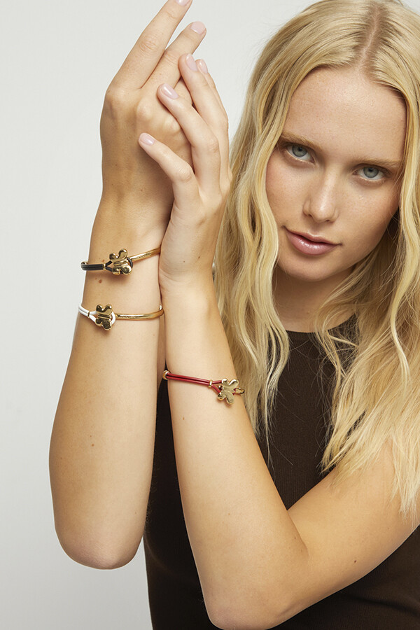 PULSERA DE CUERO ROJO SEMIRIGIDA BAÑADA EN ORO 18K CON MARIPOSA Pulsera