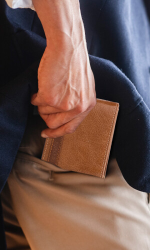 BILLETERA CUERO HERMES TOSTADO C/RON