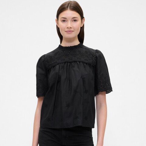V-SS EYELET SCALLOP TOP BLACK 22