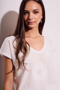 Remera Bordada Alodón Flame Nácar