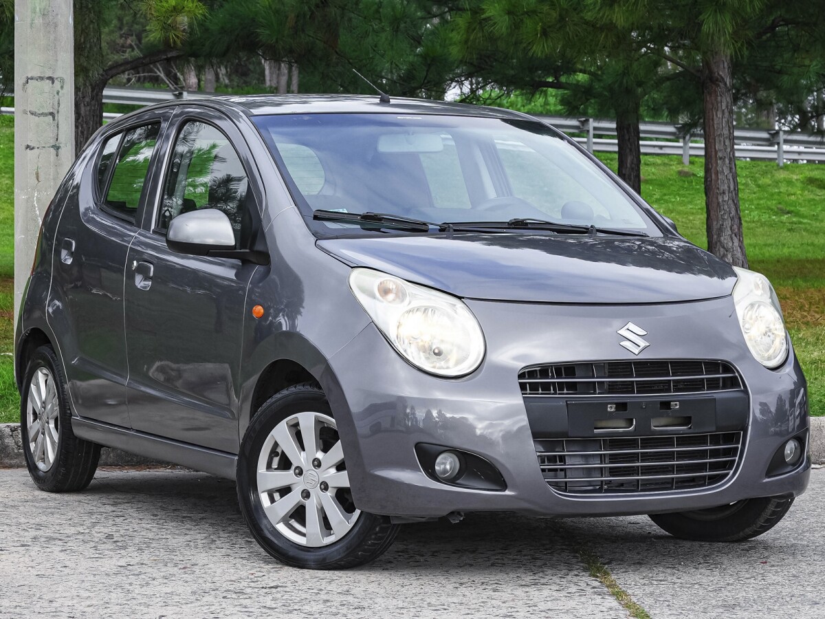 Suzuki Celerio GLX EXCELENTE ESTADO! | Permuta / Financia Suzuki Celerio GLX EXCELENTE ESTADO! | Permuta / Financia