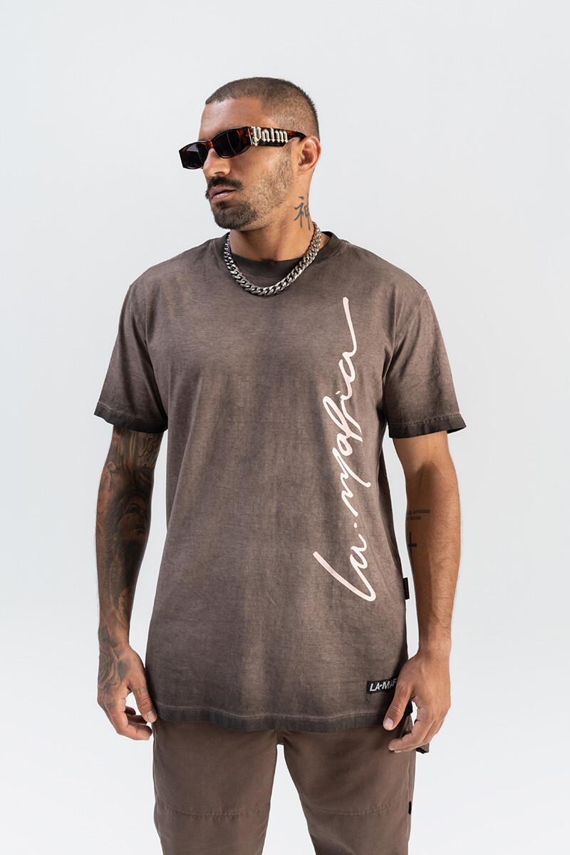 REMERA MARRON 