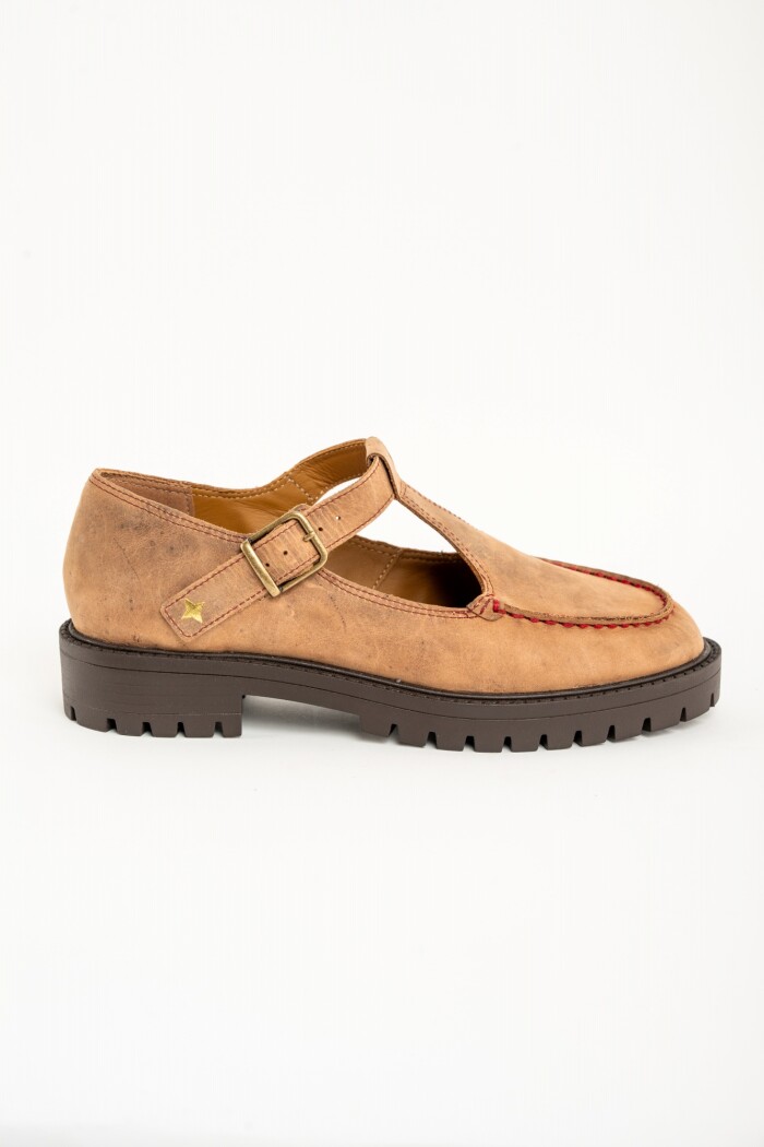 Zapato Guillermina Cuero Camel