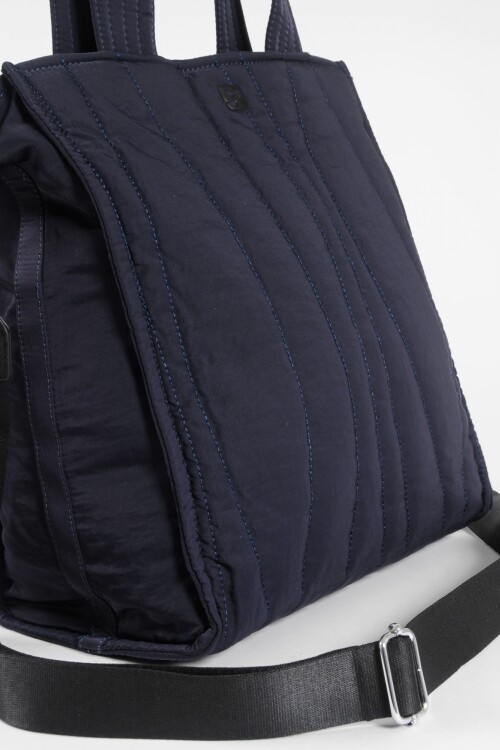 Shopper matelaseada azul marino