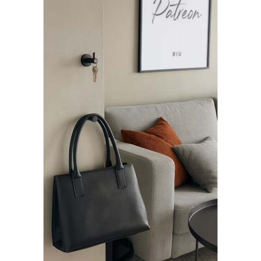 Percha negro mate Milano Dmc Percha Negro Mate Milano Dmc