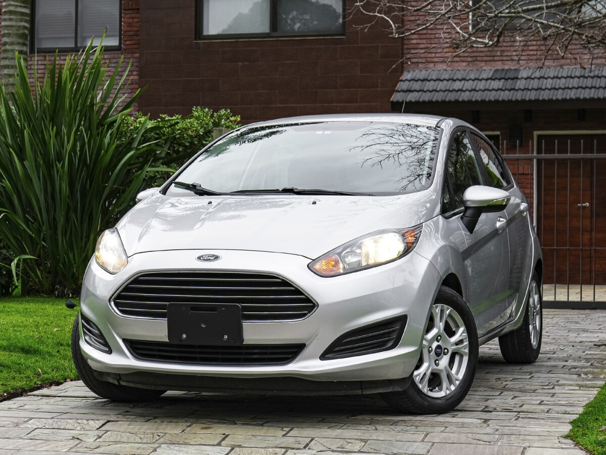 Ford Fiesta SE 1.6 Extra Full | Permuta / Financia Ford Fiesta SE 1.6 Extra Full | Permuta / Financia