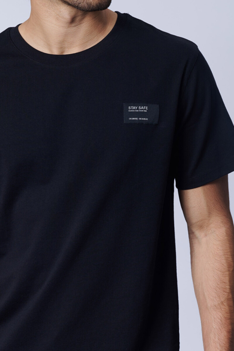 Remera Parche Negro