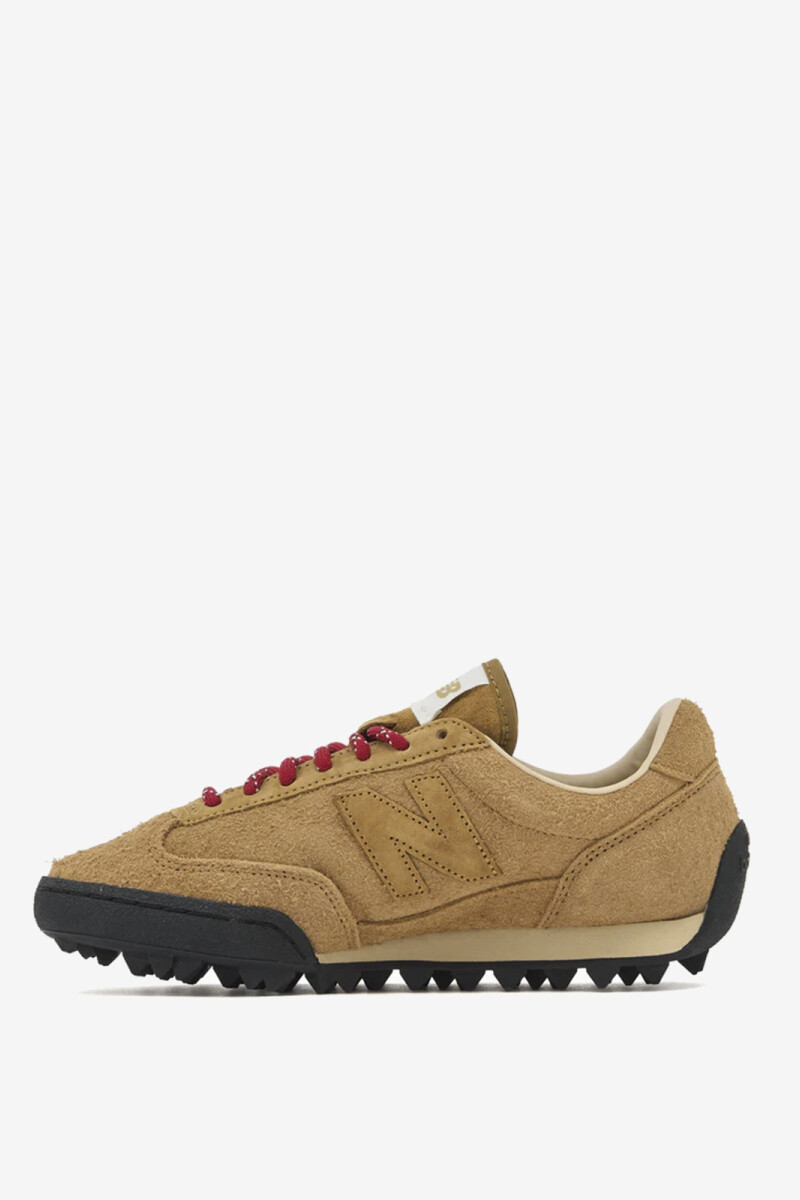 UGTR7Q8 Marron
