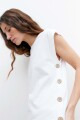 Remera escote base con botones laterales blanco