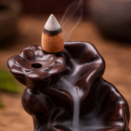 Porta Incienso cascada de cerámica para cono Hojas Negro