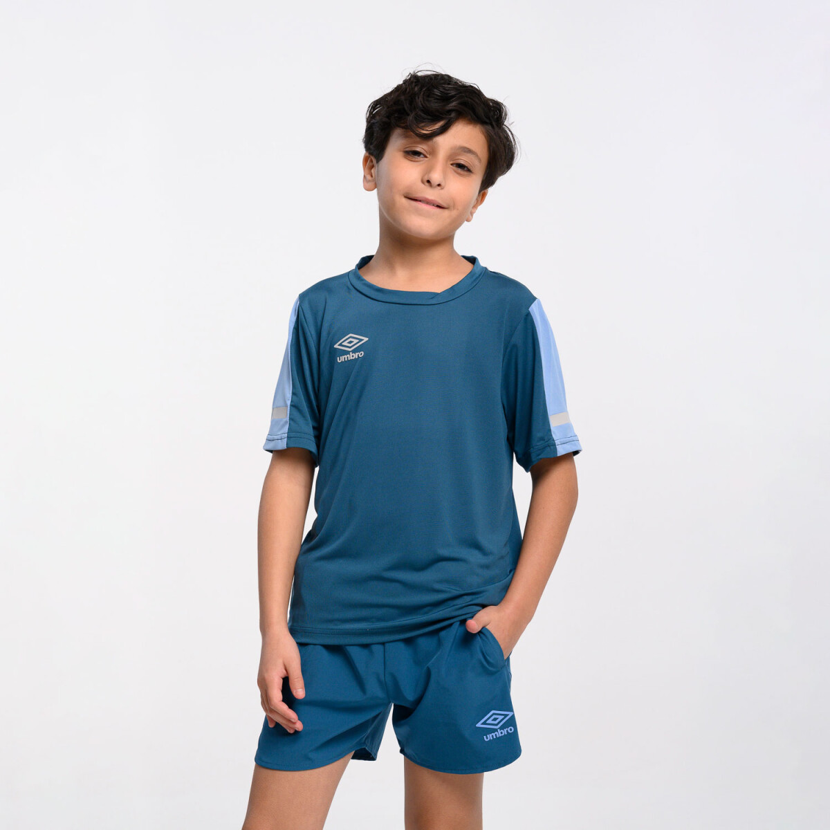 Remera Combined Loose Umbro Junior - O7o 