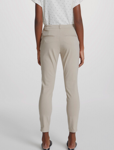 PANTALÓN BÁSICO SASTRERO BEIGE