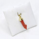 Colgante De 1.5 Cms en Oro 18 K Con Manito De Coral Colgante De 1.5 Cms en Oro 18 K Con Manito De Coral