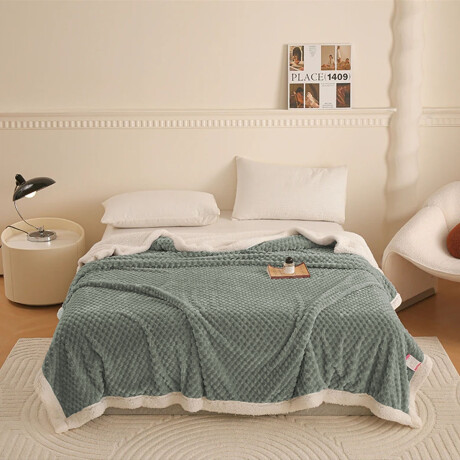 Set Invierno Frazada Polar 2 Plazas + Calienta Cama CuorI Gris Verdoso