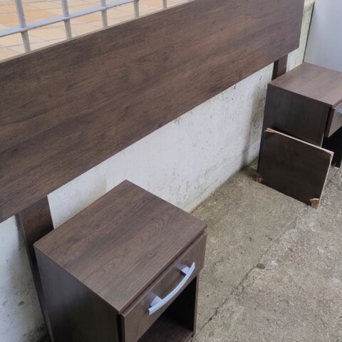[OUTLET] Respaldo de Sommier C / 2 Mesas de Luz - Tabaco - MDP - FE [MUEBLE ARMADO SOLO RETIRO] [OUTLET] Respaldo de Sommier C / 2 Mesas de Luz - Tabaco - MDP - FE [MUEBLE ARMADO SOLO RETIRO]