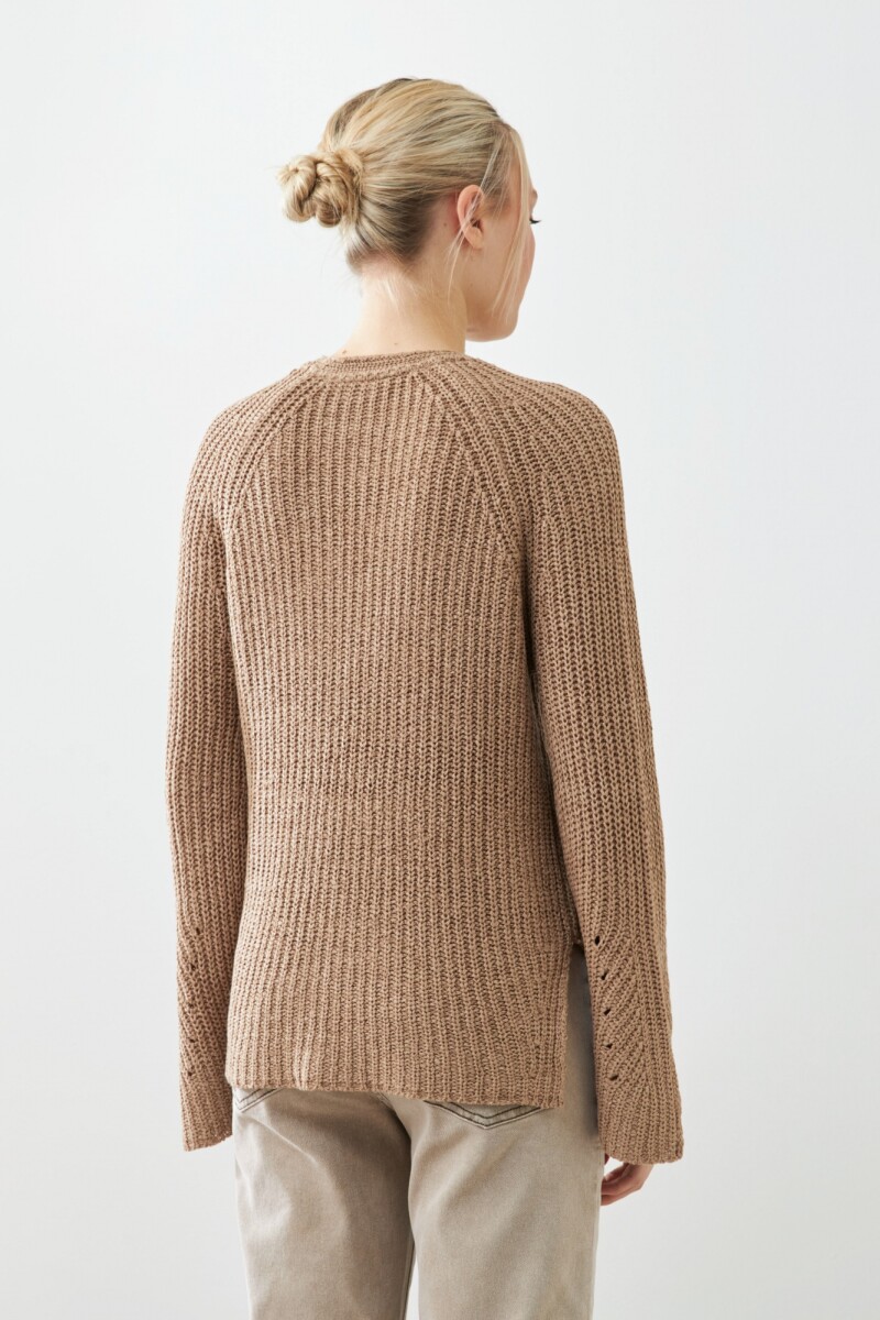 Sweater cinta escote V tostado