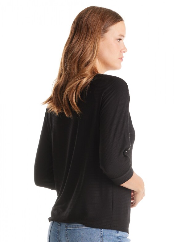 Blusa Tachas NEGRO