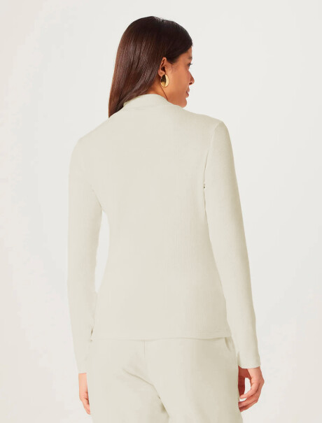POLERA BÁSICA CON ELASTANO BEIGE