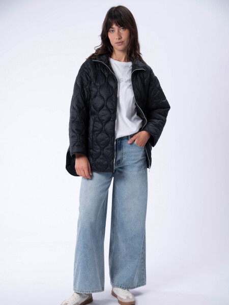 Campera capitoneada Negro