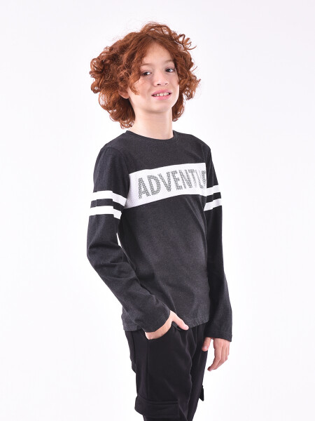 REMERA ADVENTURE AZUL OSCURO