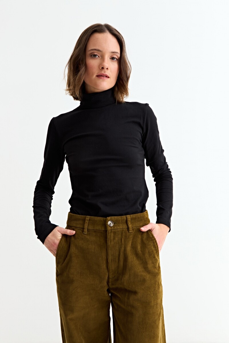 Remera cuello polera m/l básica NEGRO