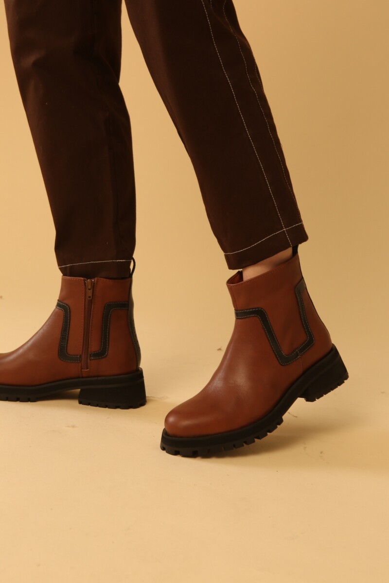 BOTA ROCA FW23 Camel Y Negr