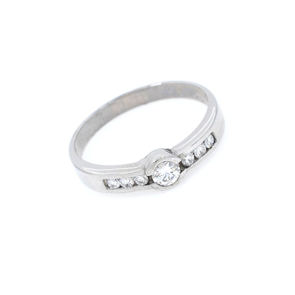 Anillo en oro 18k blanco y brillantes Anillo en oro 18k blanco y brillantes