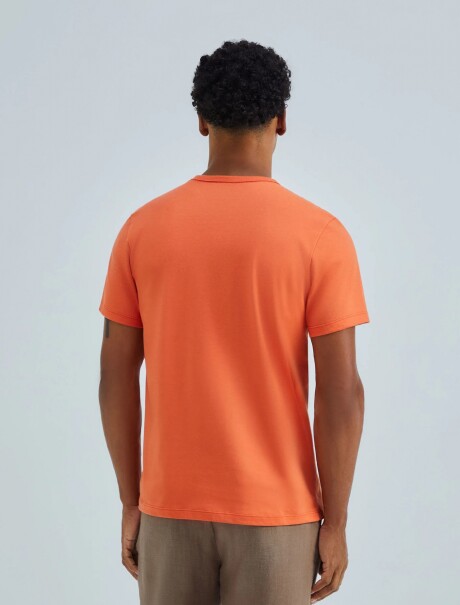 CAMISETA UNISSEX BÁSICA MODELO SLIM NARANJA
